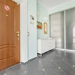 17 Deribasivska 4-room Appartement