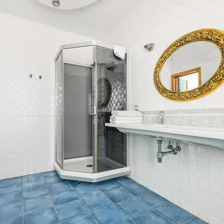 Apartment 17 Deribasivska 4-Room Apartment Odesa