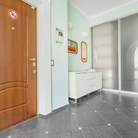 17 Deribasivska 4-room Апартаменты