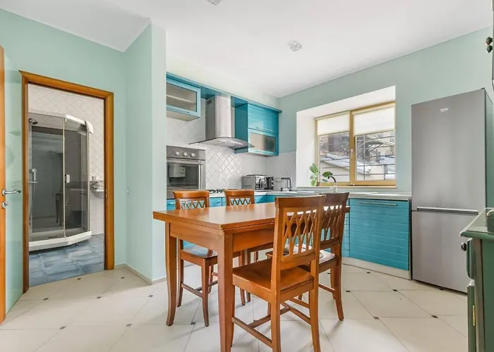 17 Deribasivska 4-room Odessa