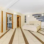 17 Deribasivska 4-room Apartmán