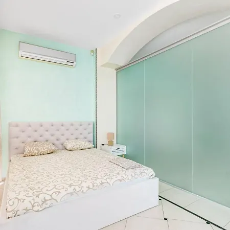 Apartmán 17 Deribasivska 4-room Oděsa