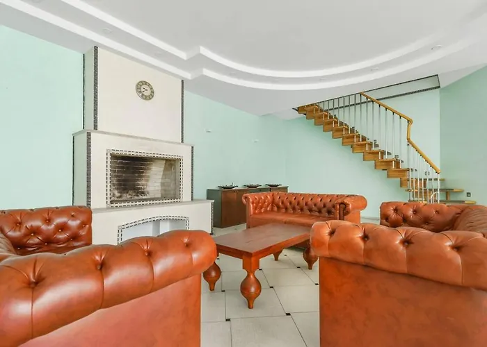 17 Deribasivska 4-room