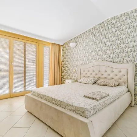 17 Deribasivska 4-room Lejlighed Odessa